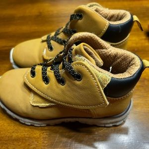 Wonder Nation wheat colored boys size 11 boots